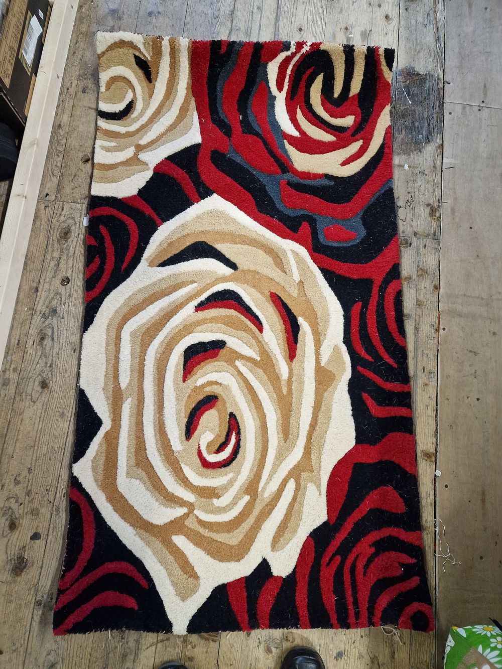 Lot 352: Modern Abstract Floral Wool and Cotton Area Rug