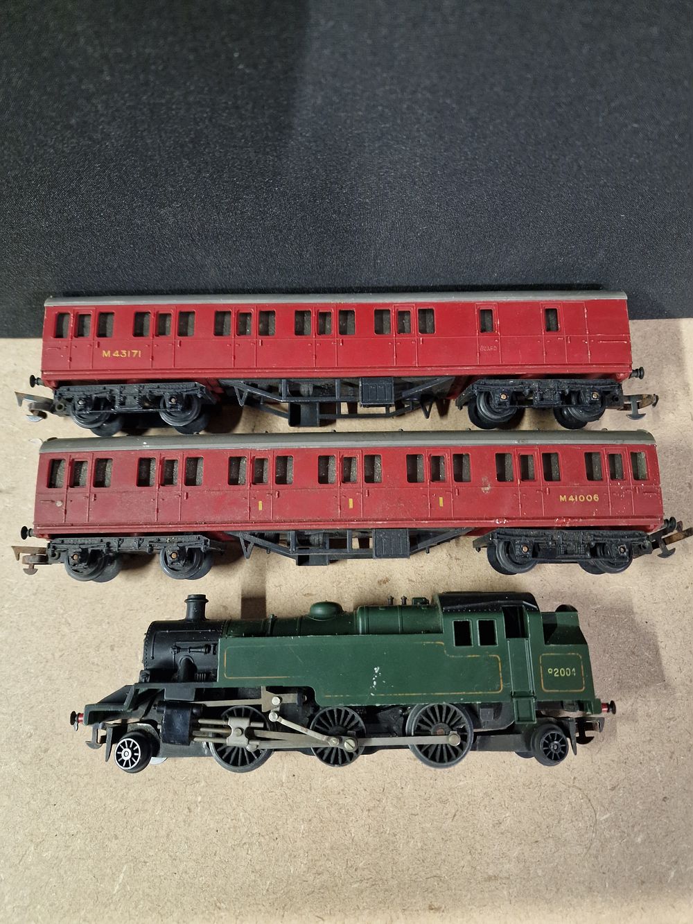 Lot 357: Triang Model Railway Coaches and Locomotive