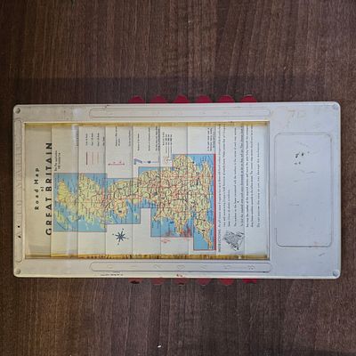 Auto-Mapic Mechanical Road Map Viewer Great Britain Patent 1954. A single white/cream plastic 