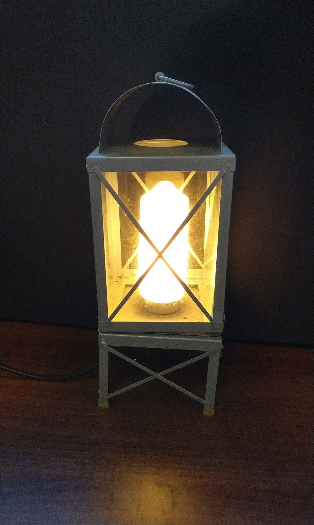 Lot 512: A Colonial Style Metal Outdoor Lantern-Style Electric Lamp. Tested for Power