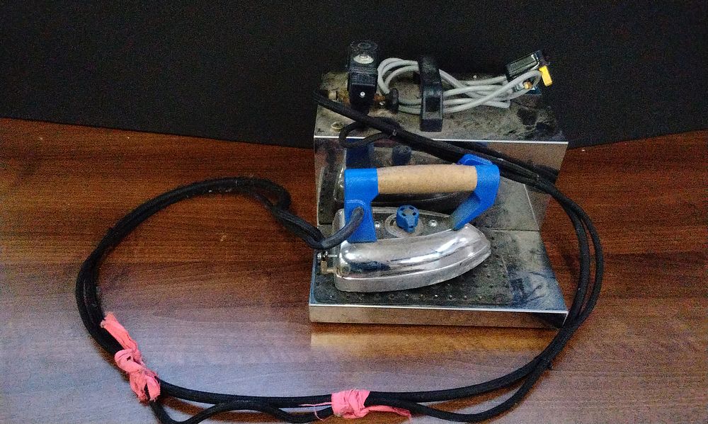 Lot 590: Silver Professional Steam Iron System COMPACTA. Untested