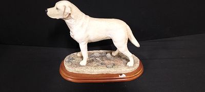 Border Fine Arts Margaret Turner Yellow Labrador Figurine. A yellow/cream Labrador dog figurine 