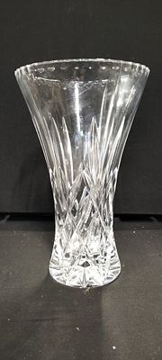 Clear Cut Lead Crystal Vase Diamond and Fan Pattern. A clear cut-glass vase featuring a flared 