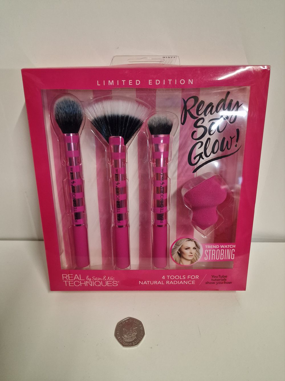 Lot 157: Make Up Set