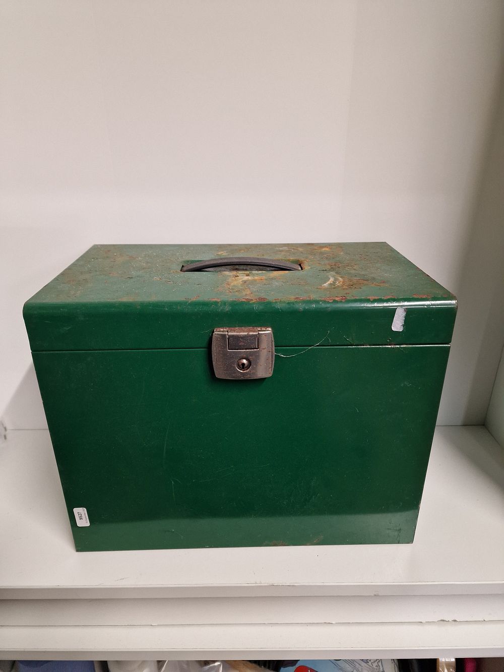 Lot 162: Metal Carry Box