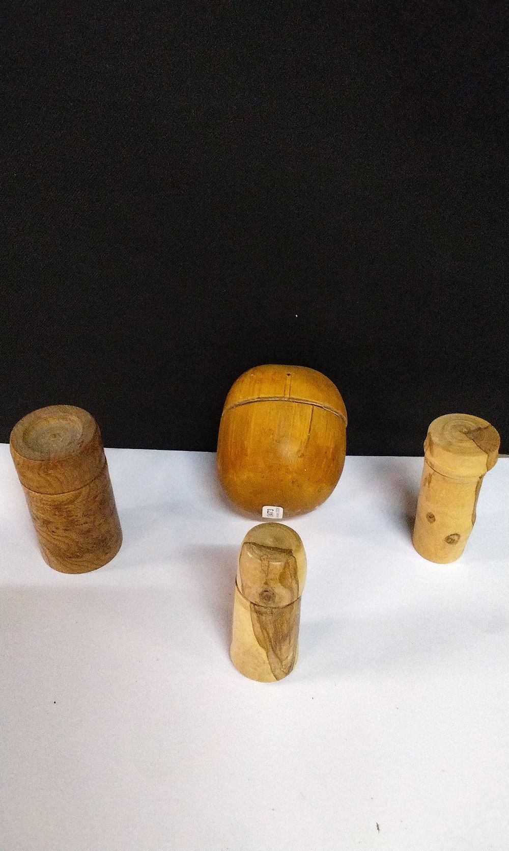 Lot 155: 4x Treen storage Pots With Lids