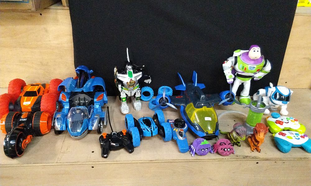 Lot 158: Large Quantity of Childrens Toys including Toy Story Characters, Paw Patrol, 2x Hasbro Toys Yellies! Wiggly Wriggles; Voice-Activated Spider Pets and More