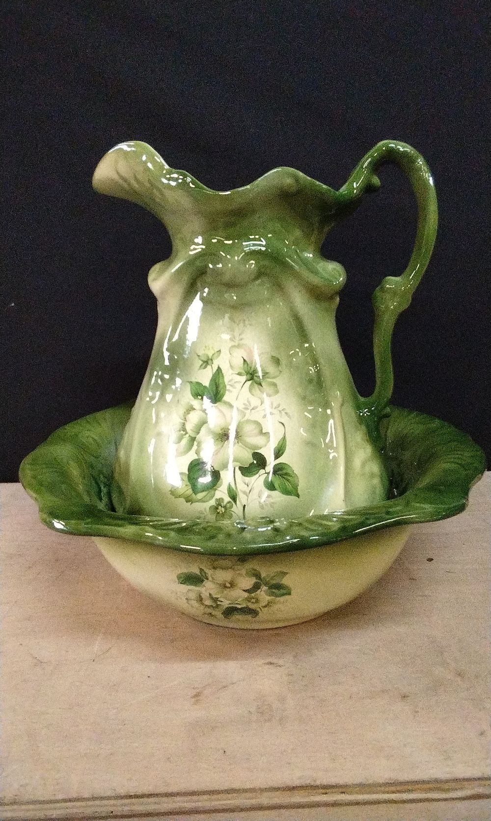 Lot 167: Vintage Staffordshire Ironstone Pitcher and Washbowl Set with a Green and White Floral Design.