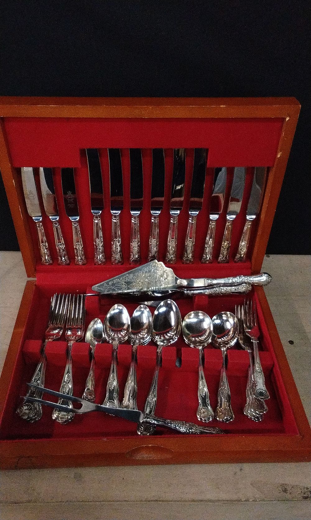 Lot 260: Large Wooden Canteen Containing 43 Piece Cutlery Set