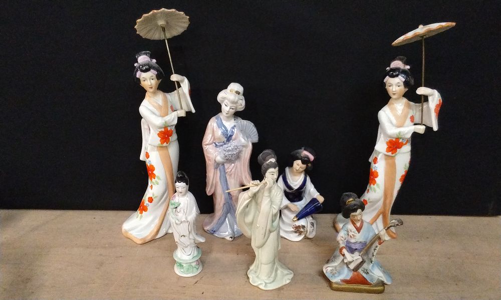 Lot 266: Selection of 7x Various Oriental Figurines