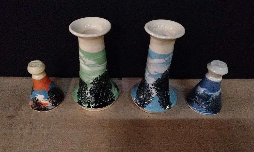 Lot 271: 4x Roger Irving Little Boscastle Pottery 2x Hand Painted Candle Sticks and 2x Candle Snuffs