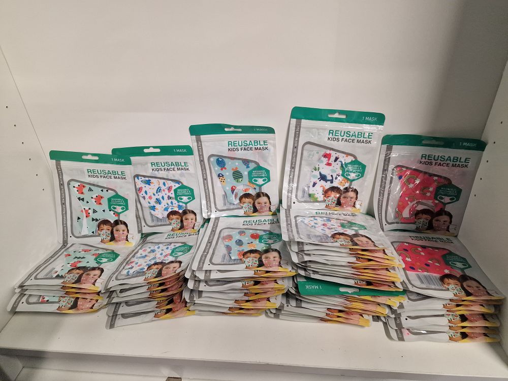 Lot 188: x100 Kids Reusable Face Masks New