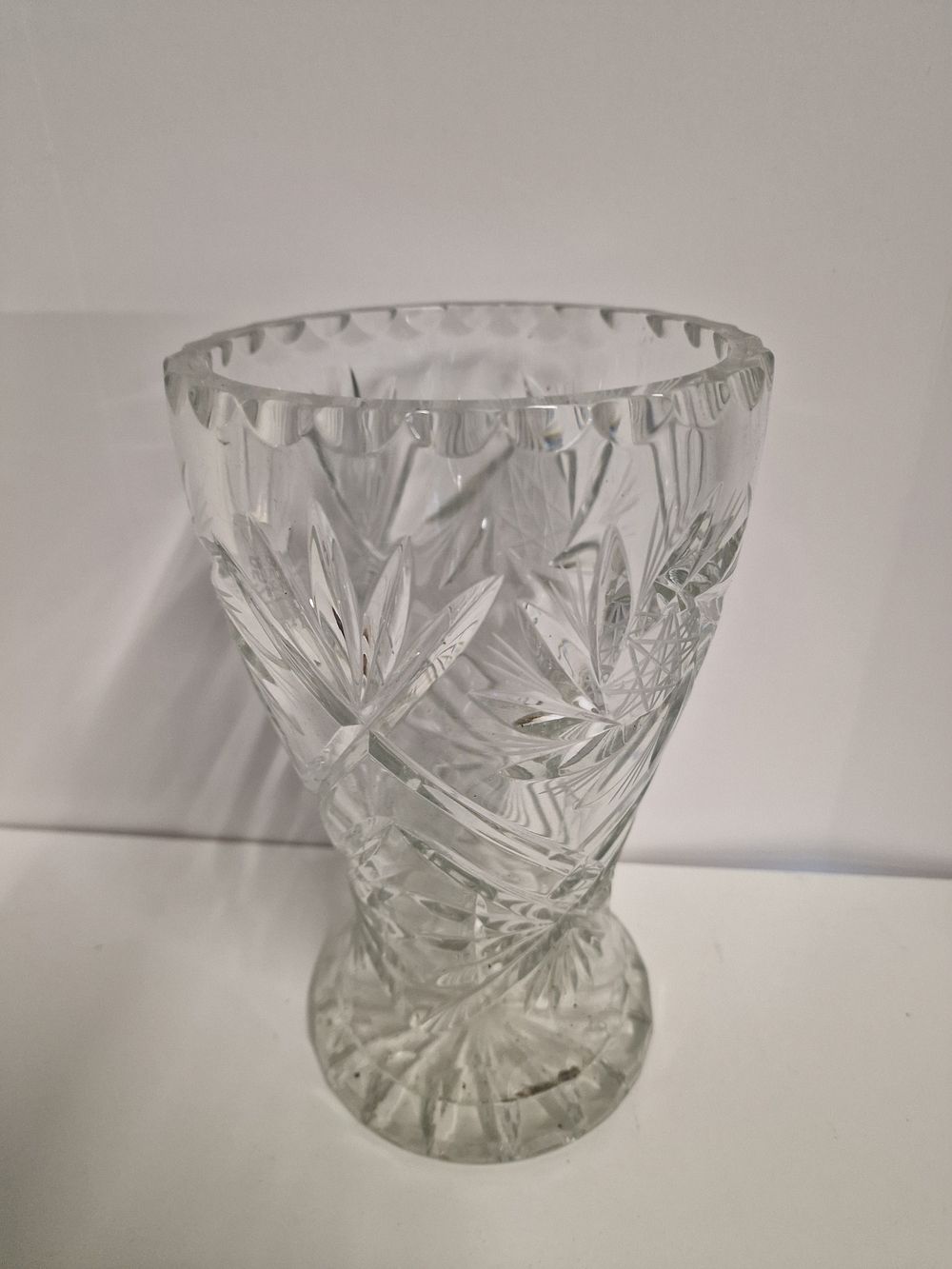 Lot 189: Cut Glass Crystal Vase