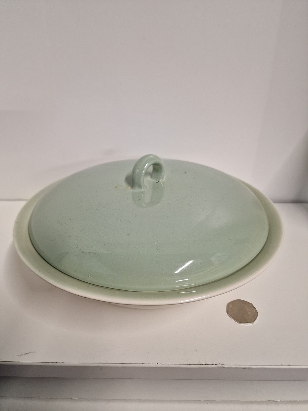 Lot 275: Kiln Craft Staffordshire Lidded Bowl