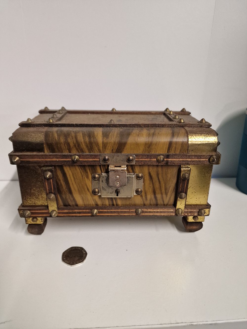 Lot 314: Jewellery Chest