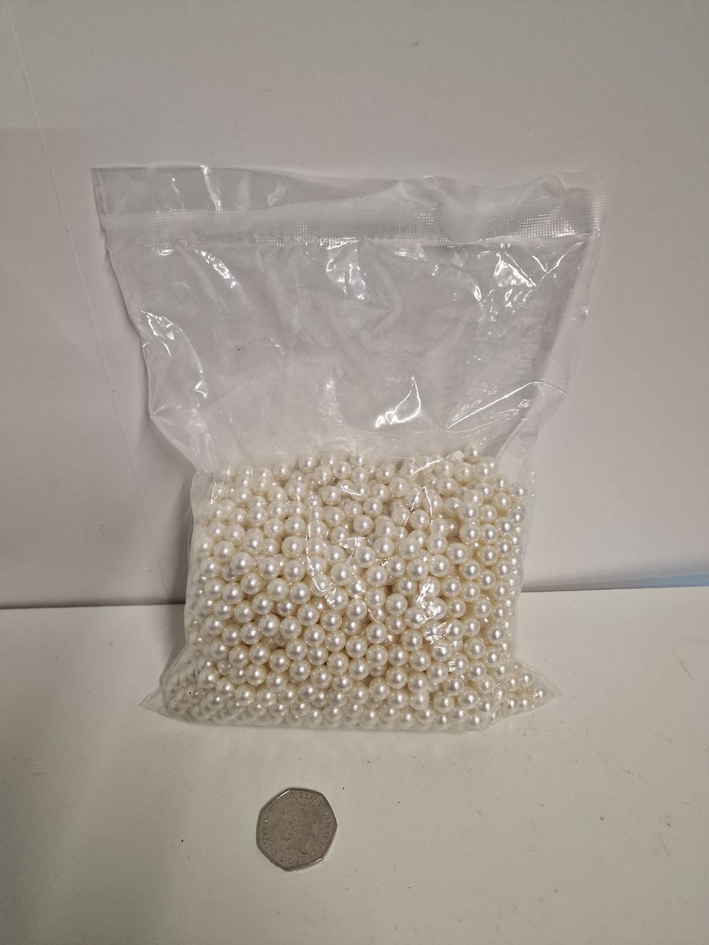 Lot 332: Imitation Pearl Beads
