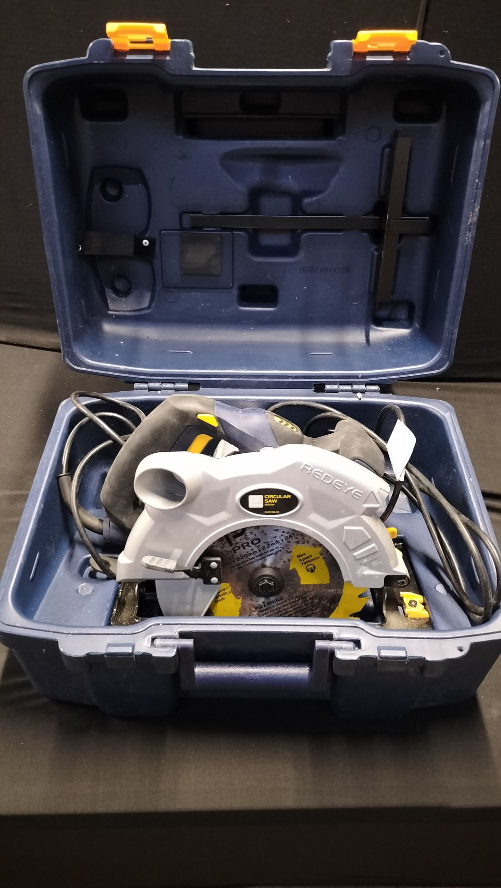 Lot 206: Performance Power Tools REDEYE 1800W Circular Saw, Tested for Power.