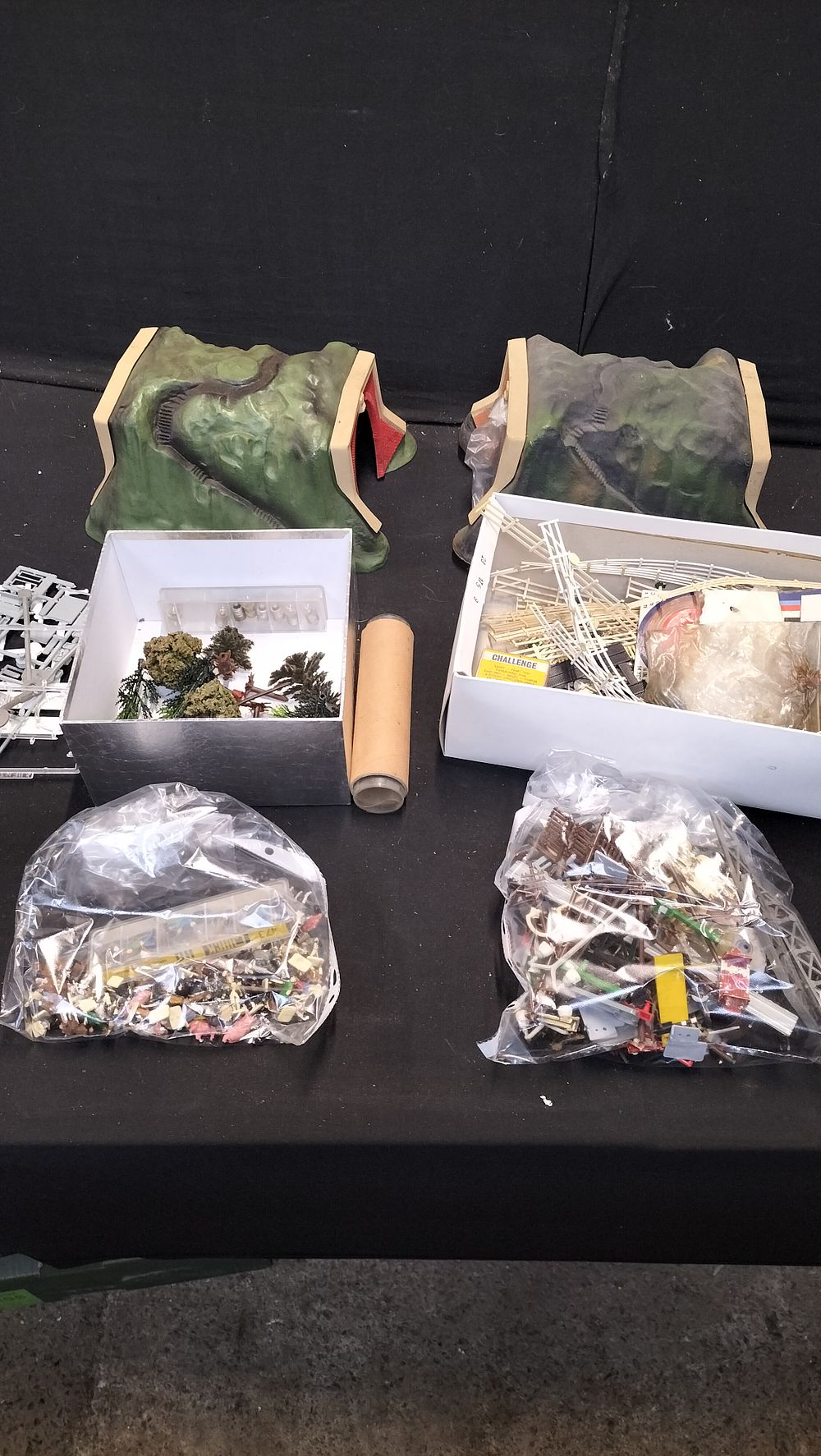 Lot 219: A Collection of HO/OO Model Railway Detailing Items Including Figures, Trees and Tunnels