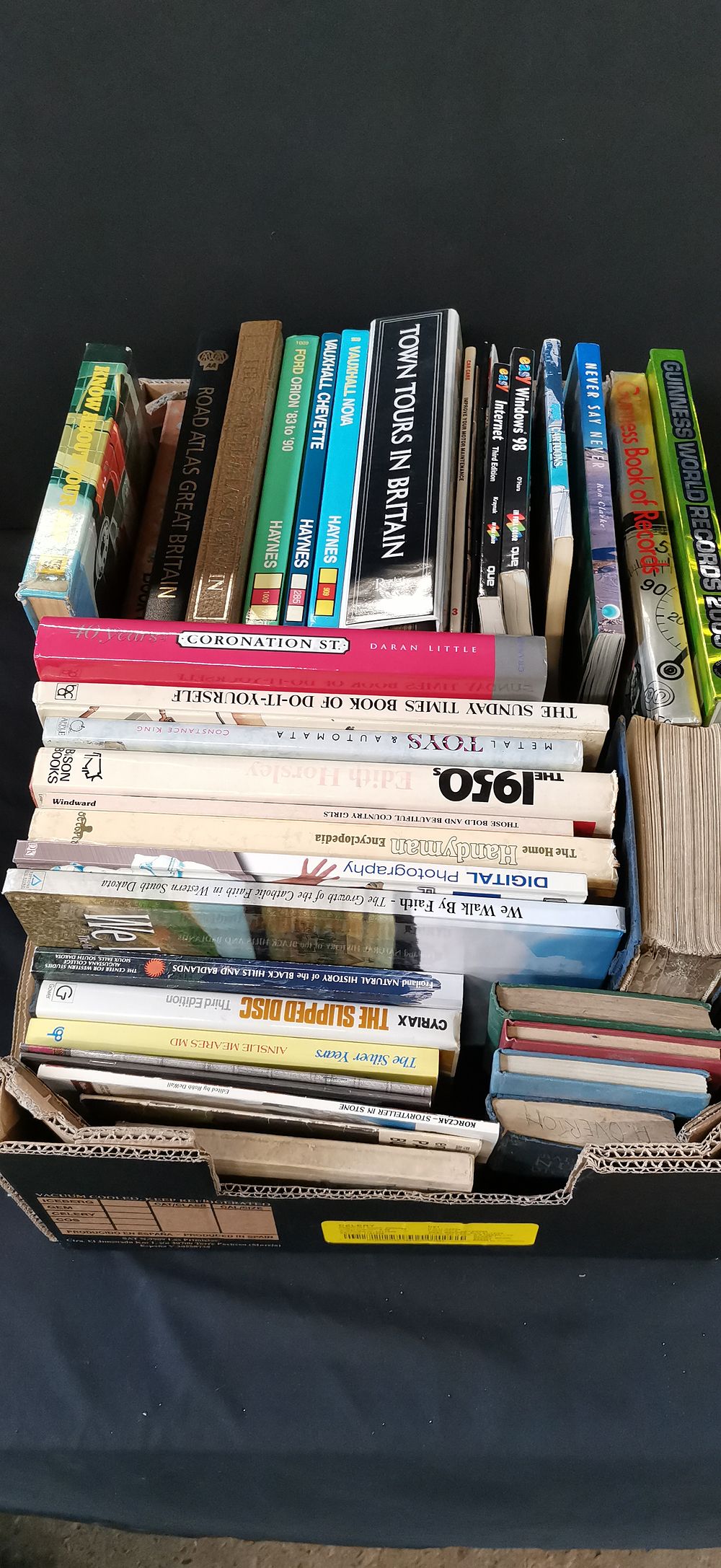 Lot 157: Selection of Various Subject Books, Maps, Haynes Manuals, Reference Books