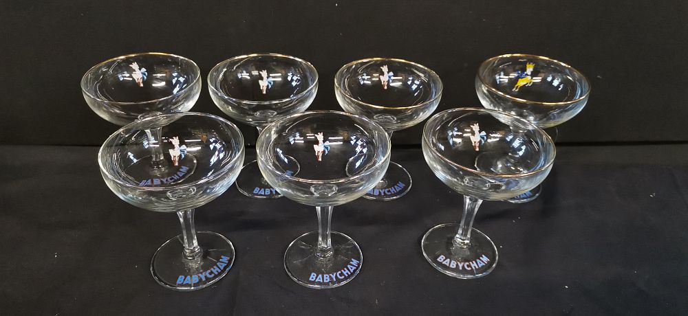 Lot 169: 7x Vintage Babycham Glasses. 6x 1950's White Fawn and Hexagonal Stems, 1x 1970's Yellow JumpingFawn