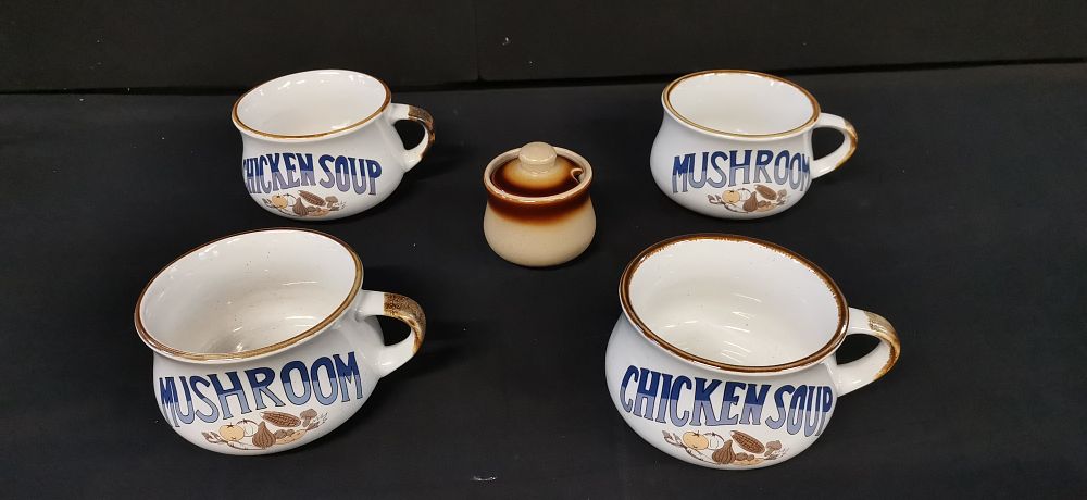 Lot 185: 4x Vintage Chicken and Mushroom Soup cups and a Preserve Pot