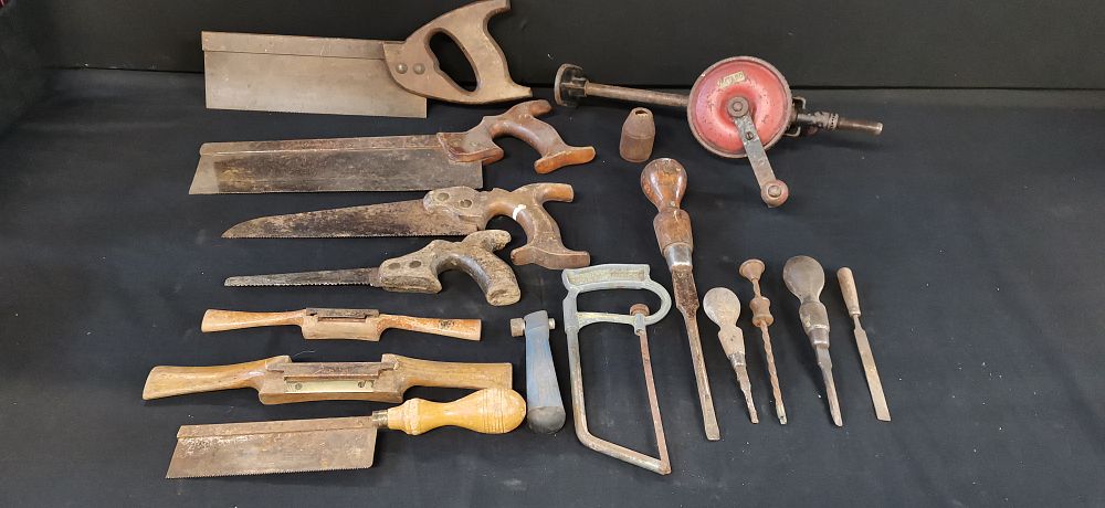 Lot 196: Selection of Various Gentleman’s Handsaws, Saws Chisles, Metabo Manual Drill, Spoke shaves and Other Items