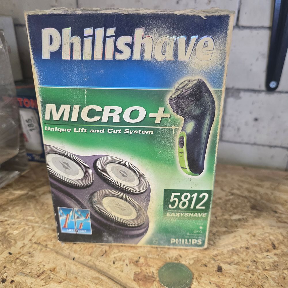 Lot 188: Phillips micro shaver