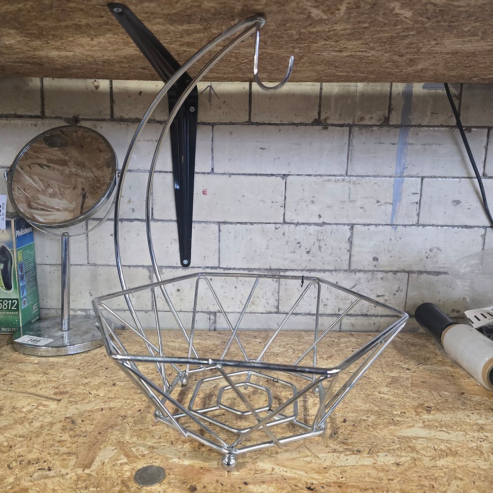 Lot 190: Metal fruit bowl with banana hanger