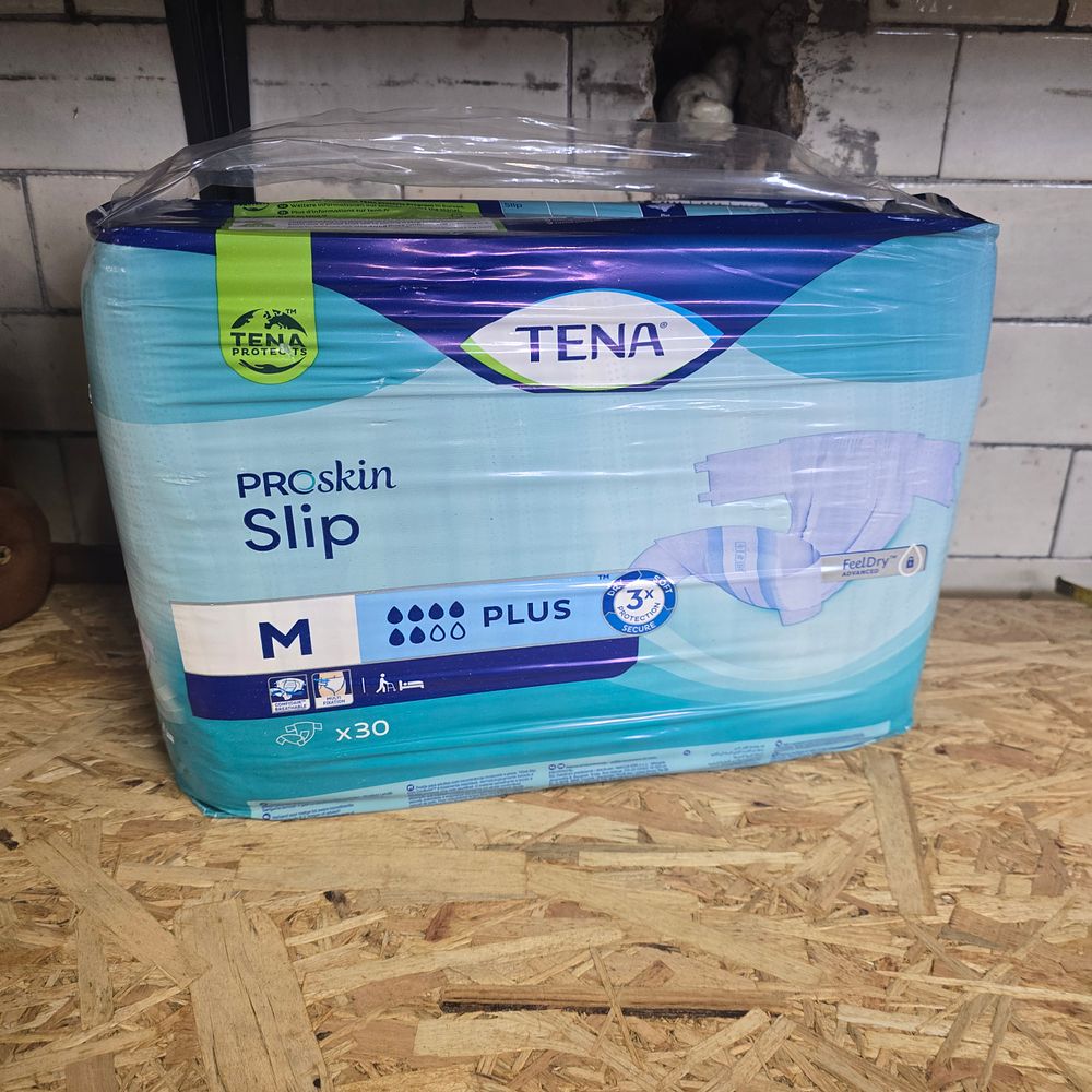 Lot 251: TENA proskin slip m x30