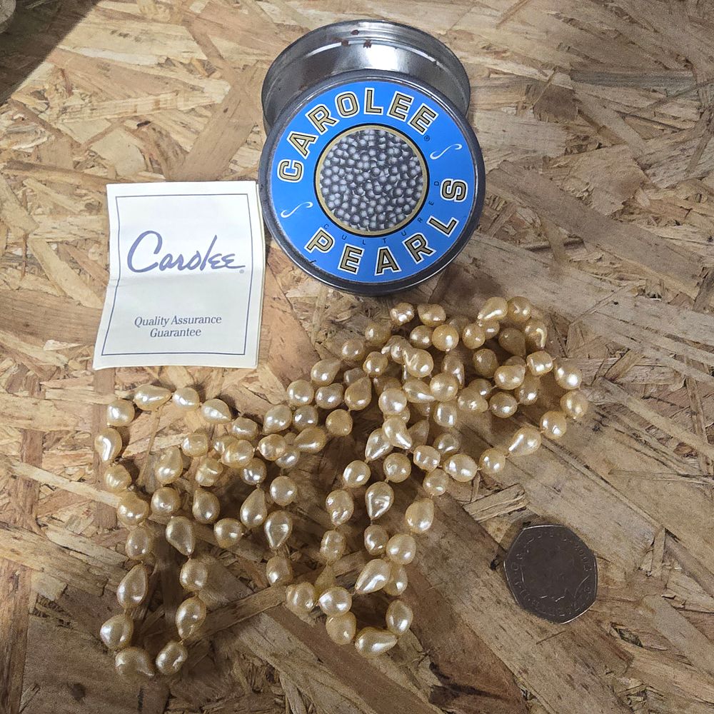 Lot 301: 1998 vintage Carolee pearls