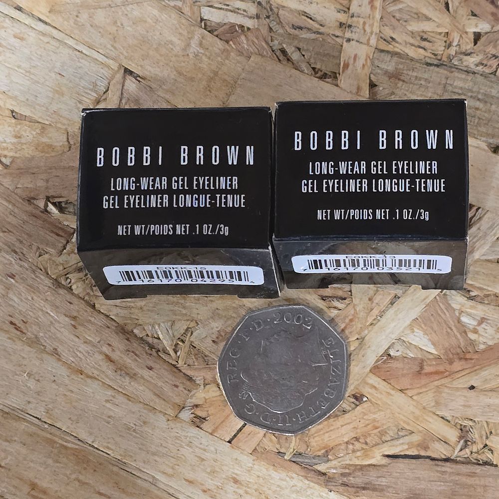 Lot 304: Two Bobbie Brown long wear gel eyeliners