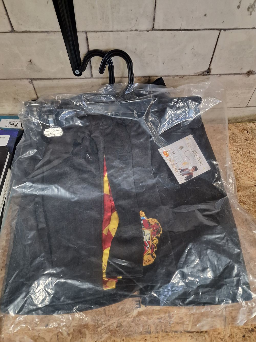 Lot 351: Brand new Harry Potter Gryfindor skirt