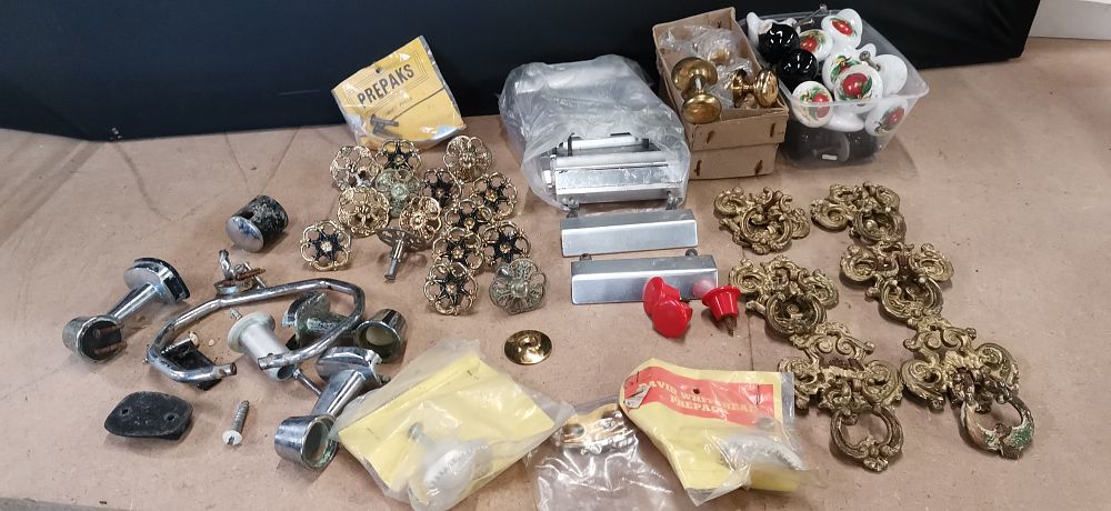 Lot 237: A Collection of Assorted Door and Cabinet Hardware