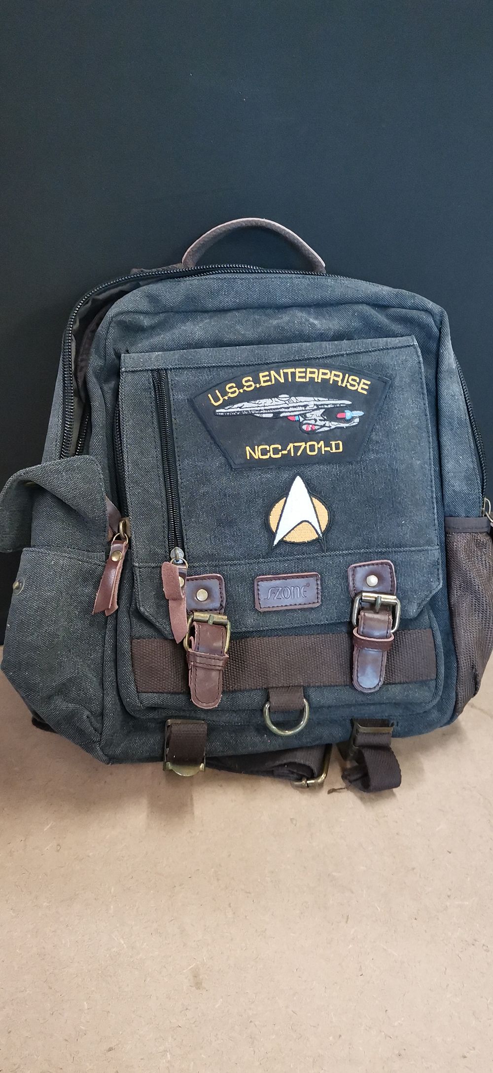 Lot 256: S-ZONE Star Trek Enterprise Canvas Backpack