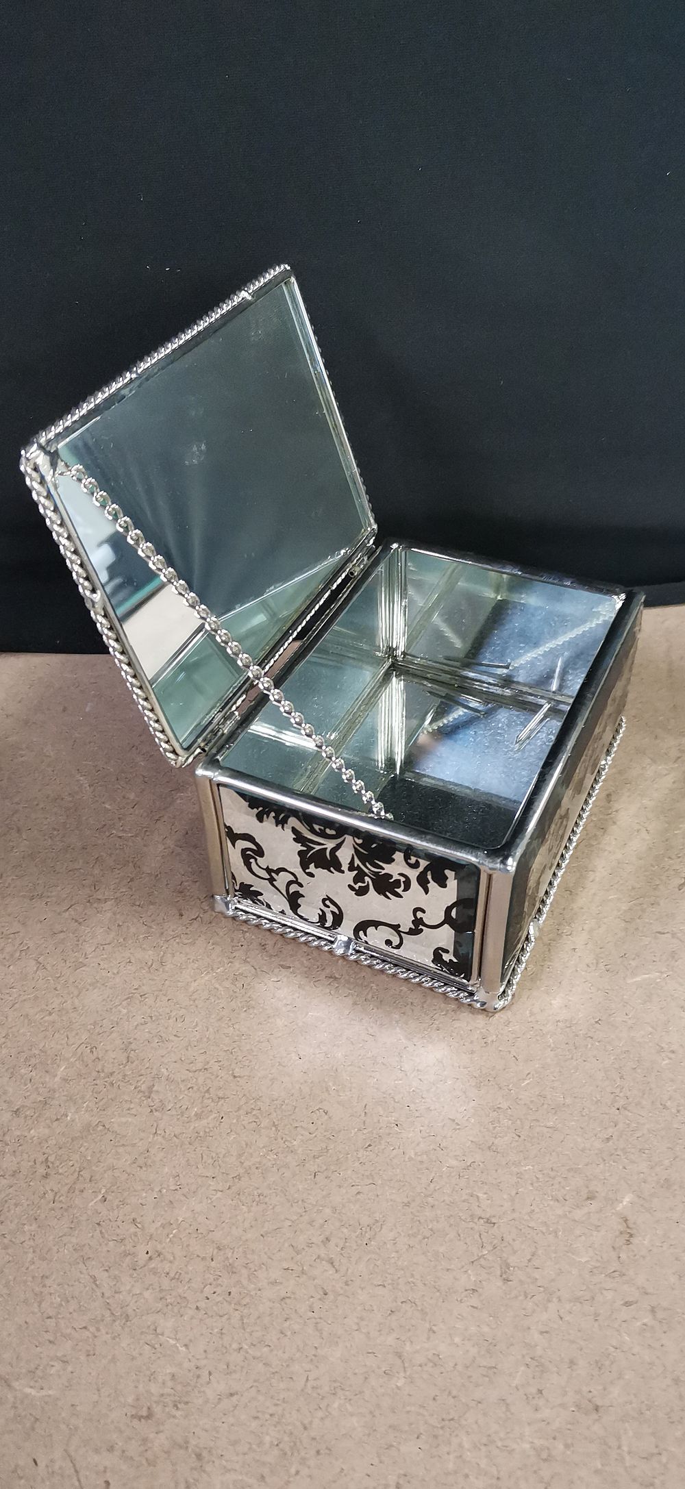 Lot 261: Mirrored Damask Pattern Jewellery Box with Silver Trim