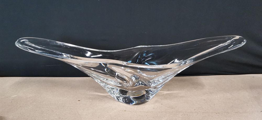 Lot 317: Daum France Crystal Elongated Art Glass Centrepiece Bowl