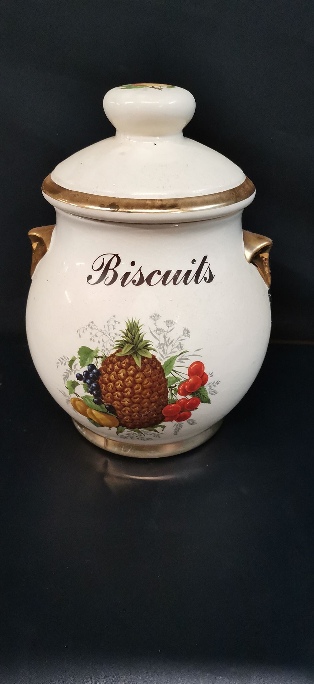 Lot 166: KLM Staffordshire England Ceramic Fruit Pattern Biscuit Jar