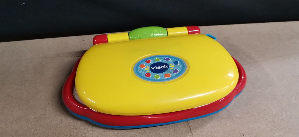 Lot 224: VTech Brilliant Baby Laptop Toy