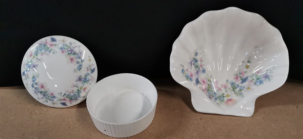 Lot 262: A Pair of Wedgwood Angela Bone China Items