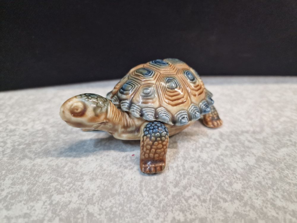 Lot 399: Wade Porcelain Turtle Figurine Made in England