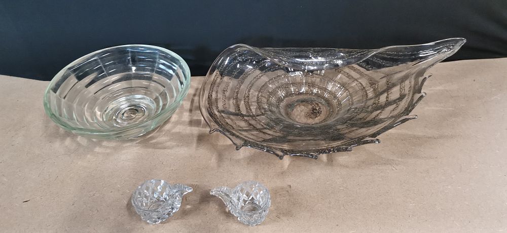Lot 313: A Collection of Glassware including Mikasa Clearwater Nautilus Bowl