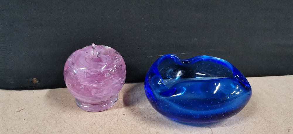 Lot 338: Two decorative glass items including a pink apple paperweight
