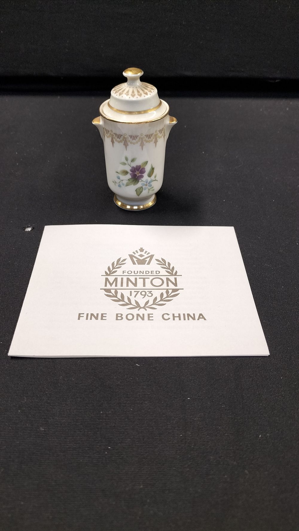 Lot 225: Minton Miniature Fine Bone China Lidded Urn with Certificate