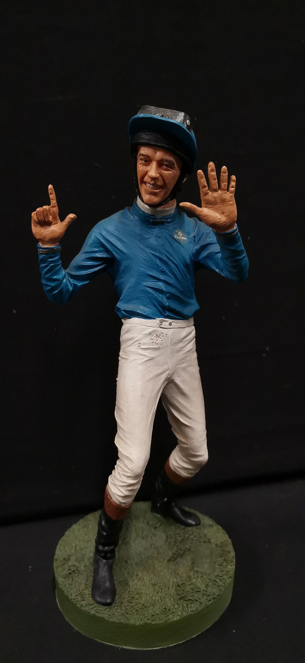 Lot 392: Frankie Dettori Jockey Figurine by Endurance Ltd