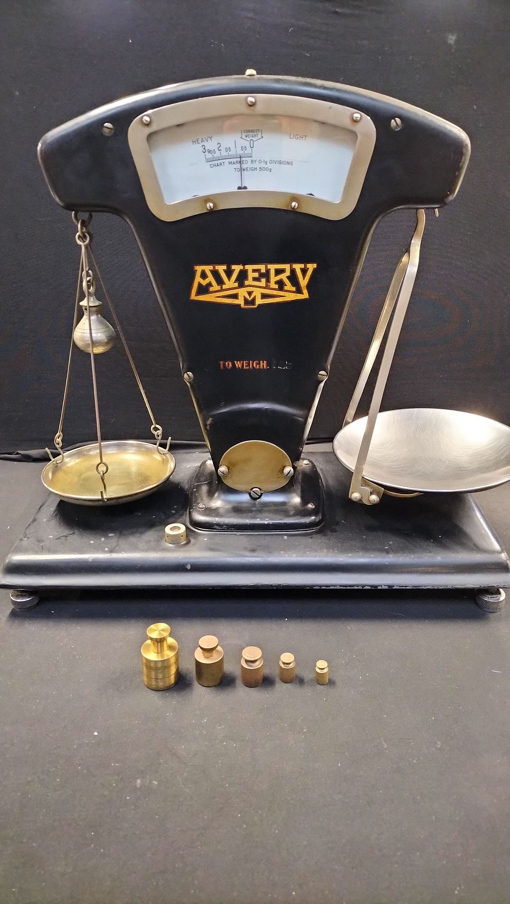 Lot 246: A Vintage Avery Tobacconist Scale with Brass Weights