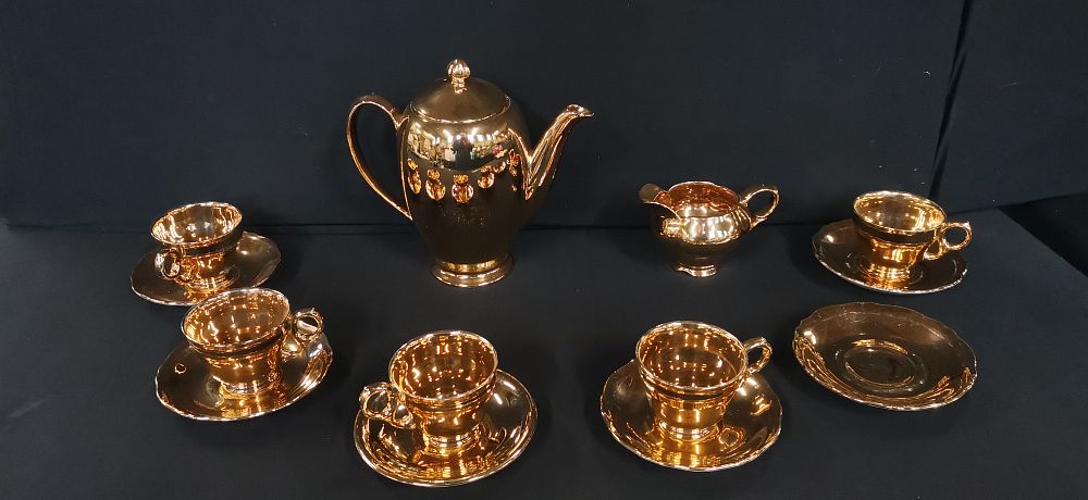 Lot 266: A Collection of Royal Winton Gold Lustre Ceramic Tea Items