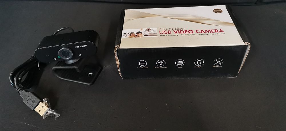 Lot 271: AXUF HD 1080P USB Video Camera with Tripod and Box