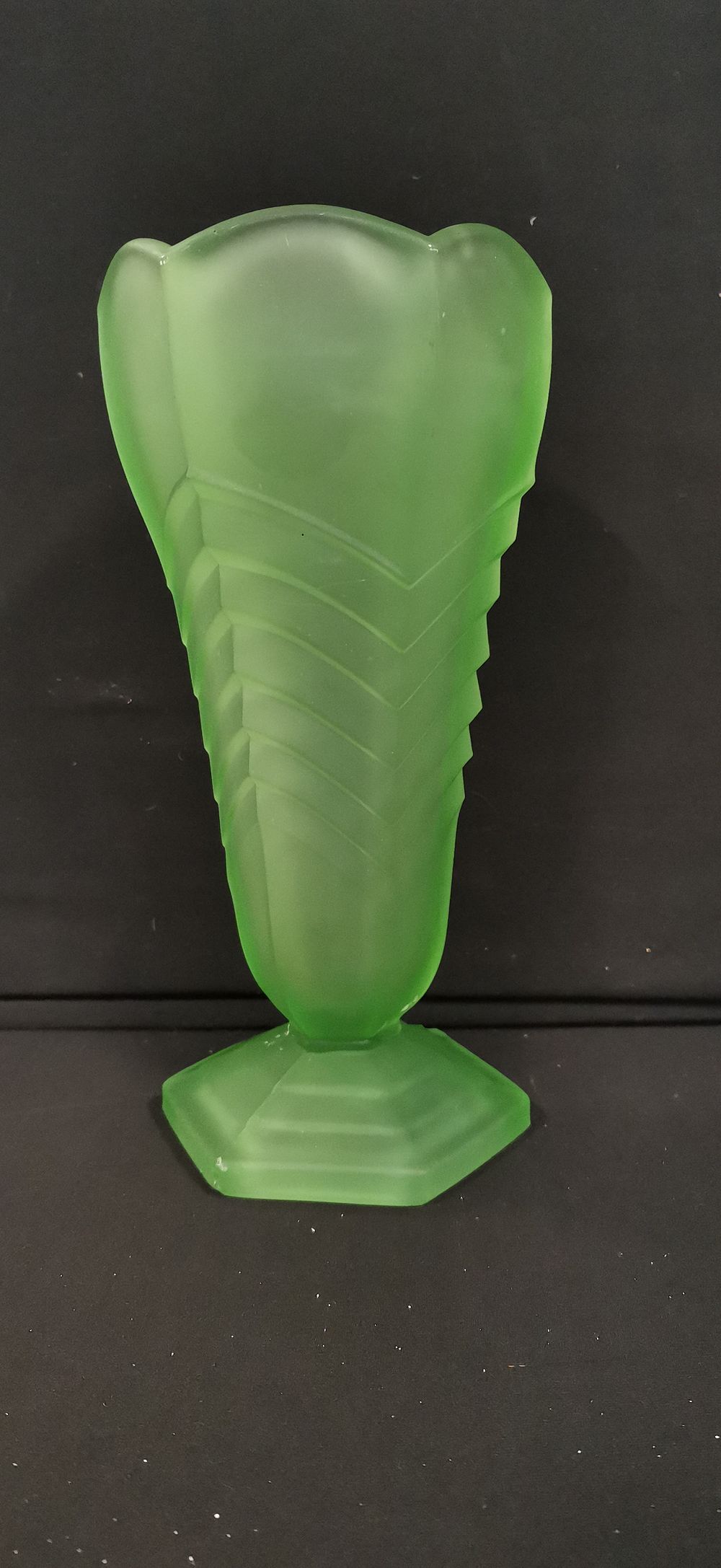 Lot 273: Davidson Art Deco Frosted Green Glass Chevron Vase