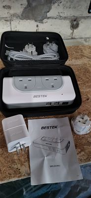Bestek MRJ203NU Travel Power Converter Set with Case. A Bestek MRJ203NU travel power converter 