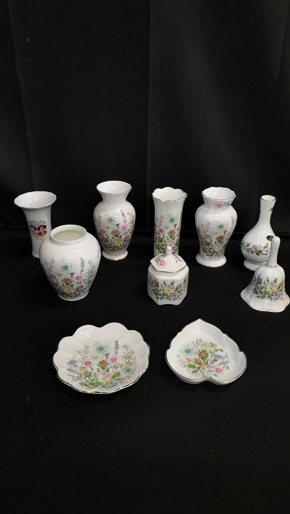 Lot 296: A Collection of Aynsley Wild Tudor Fine Bone China